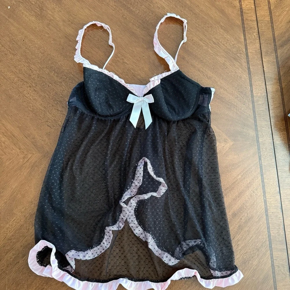 Jezebel Women's Babydoll Black Lace Pink Satin Trim Adjustable Bra/Trim Med‎ EUC